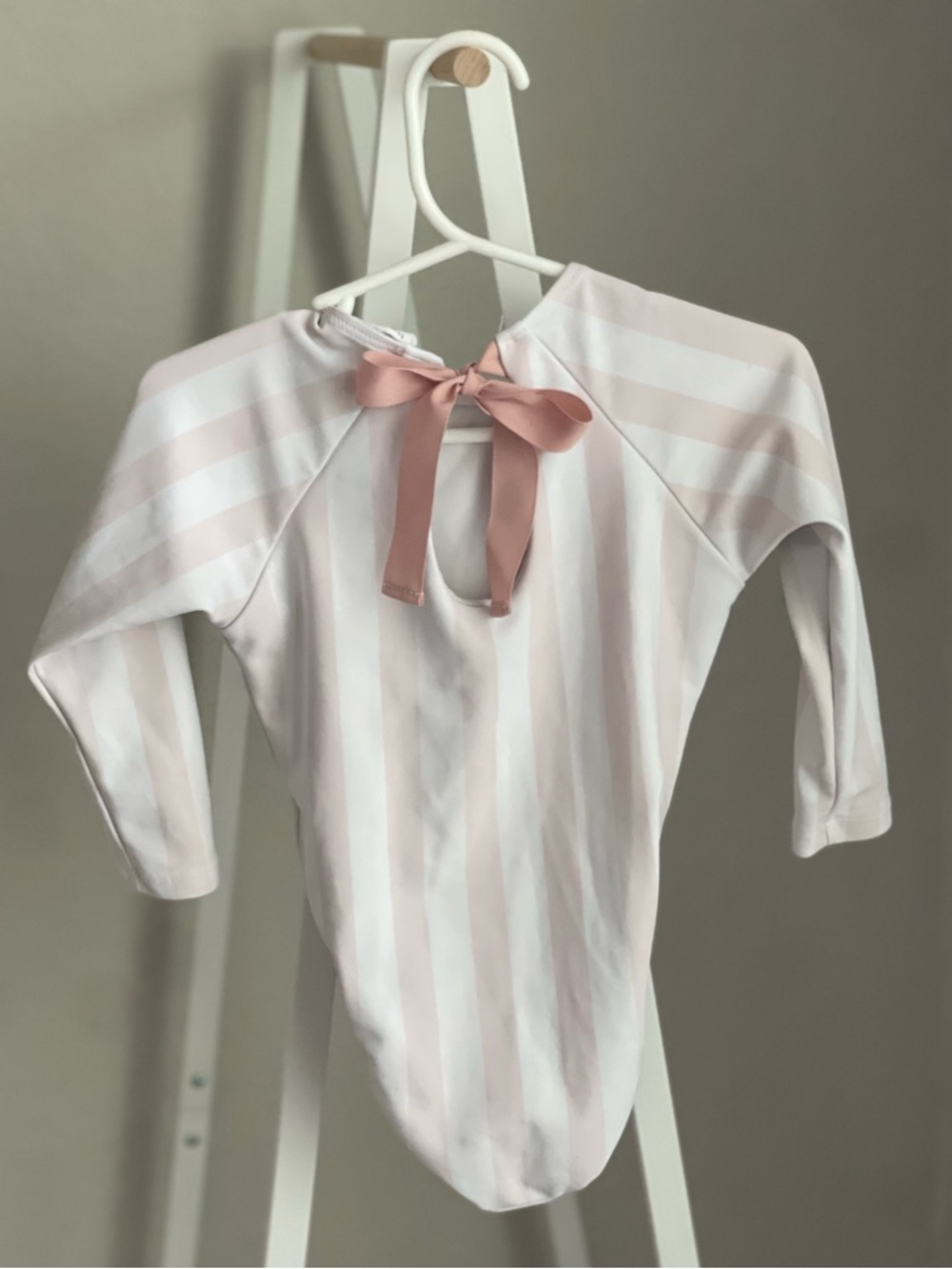 Minnow Striped Pink & White Bow-Back Rash Guard Swimsuit